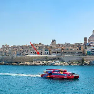 Ferry La Valletta